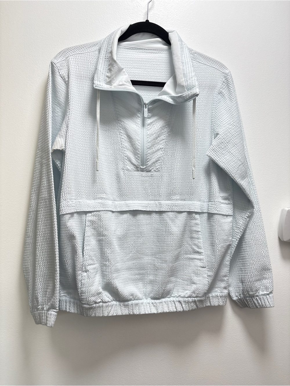 Lululemon Men's white/ Light Gray Quarter-Zip Pullover